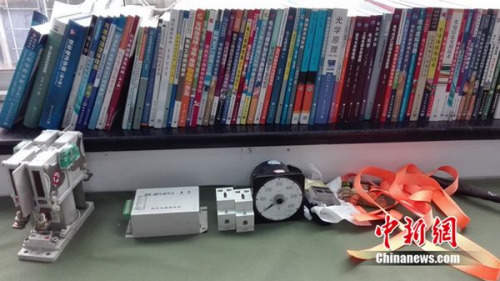 周勇工作室的一角。中新網 邱宇 攝