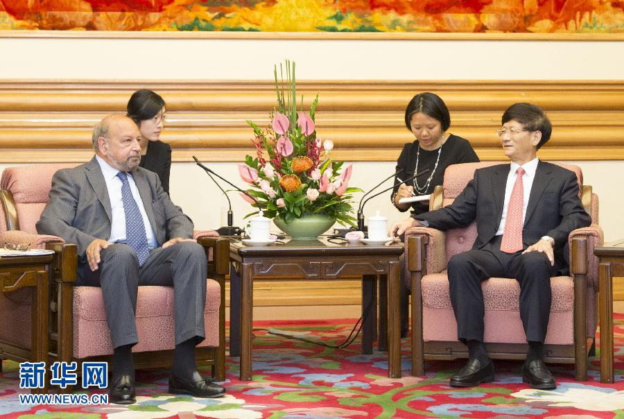 9月5日，中共中央政治局委員、中央政法委書記孟建柱在北京中南海會(huì)見(jiàn)國(guó)際法院院長(zhǎng)亞伯拉罕。 新華社記者 黃敬文 攝 