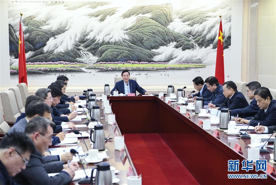 2月24日，中共中央政治局委員、中央書記處書記、中宣部部長劉奇葆出席國家高端智庫理事會擴大會議。 新華社記者 張領 攝
