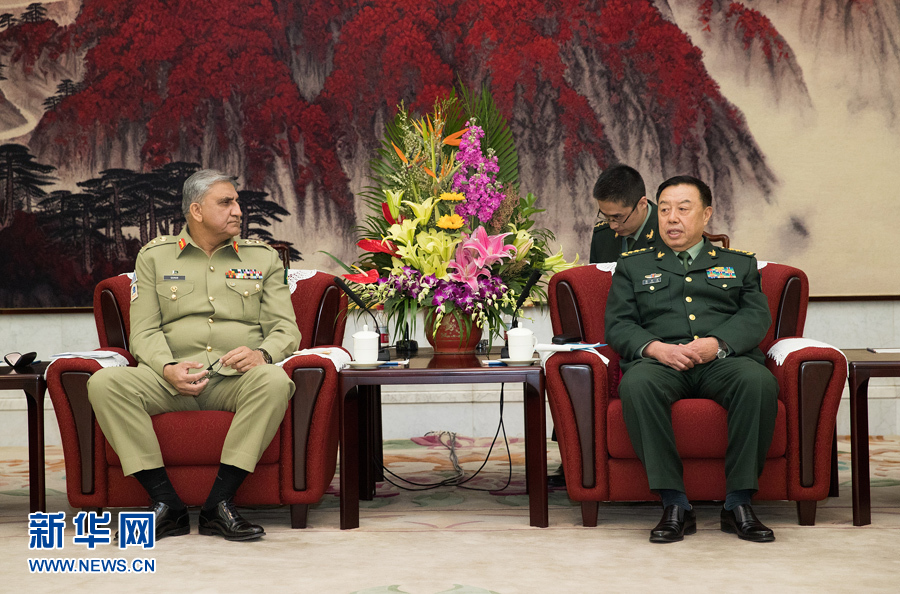 3月16日，中央軍委副主席范長龍會(huì)見來訪的巴基斯坦陸軍參謀長巴杰瓦。   新華社記者琚振華攝