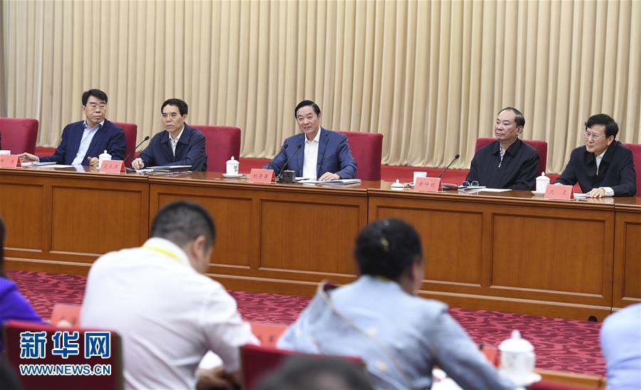 5月18日，中共中央政治局委員、中央書記處書記、中宣部部長(zhǎng)劉奇葆在北京出席紀(jì)念新華書店成立80周年座談會(huì)并講話。 新華社記者 張領(lǐng) 攝