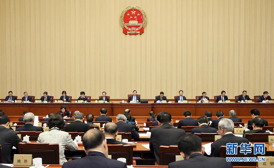 12月23日，十二屆全國人大常委會第三十一次會議在北京人民大會堂舉行第二次全體會議。張德江委員長出席。 新華社記者劉衛(wèi)兵攝