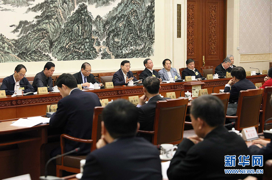 12月23日，十二屆全國人大常委會第三十一次會議舉行分組會議，審議監察法草案二次審議稿等。張德江委員長參加審議。 新華社記者劉衛兵攝