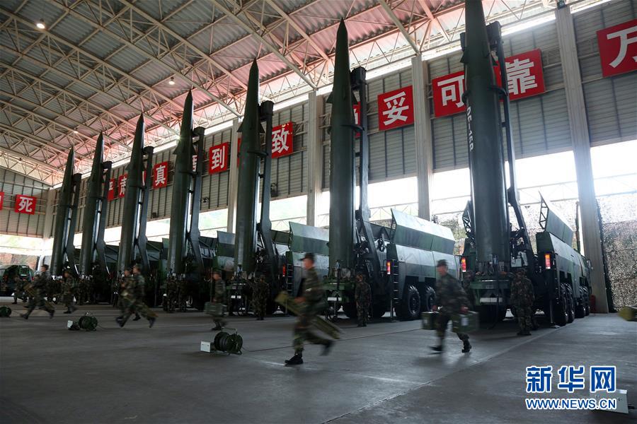 （新華全媒頭條·圖文互動）（11）沿著中國特色強(qiáng)軍之路闊步前進(jìn)——黨中央、中央軍委領(lǐng)導(dǎo)推進(jìn)國防和軍隊(duì)建設(shè)70年紀(jì)實(shí)