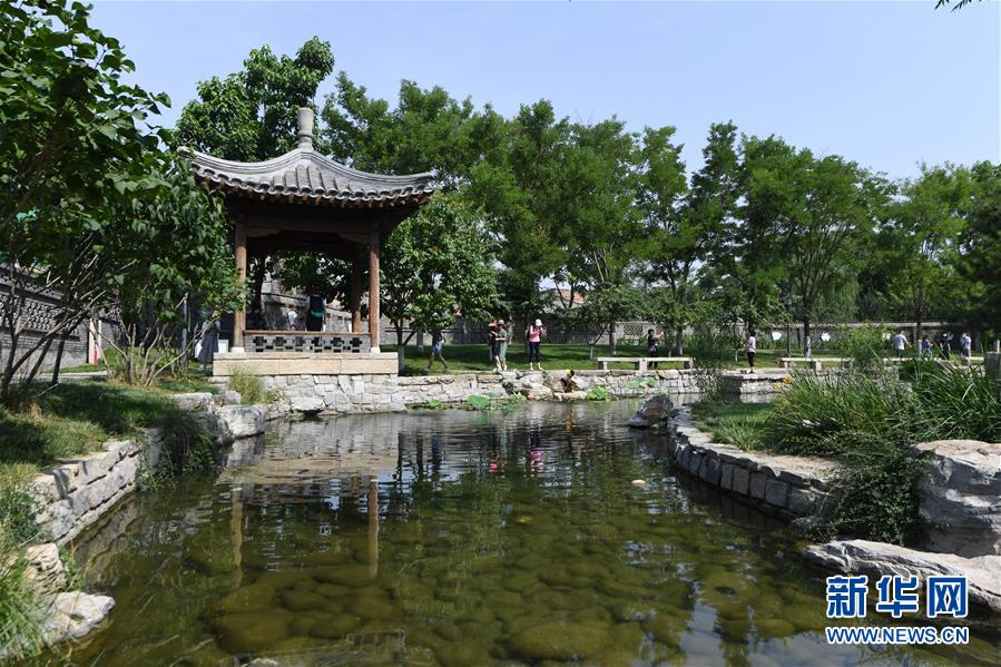 （走向我們的小康生活·圖文互動(dòng)）（3）小橋、流水、書香、人家——老北京胡同里的恬靜棲居