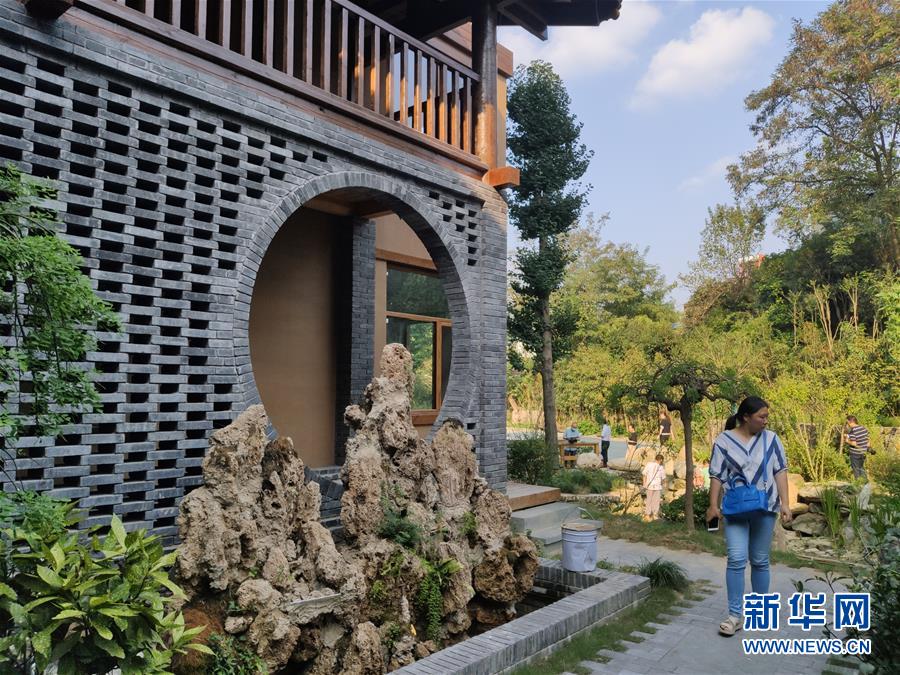（走向我們的小康生活·圖文互動）（1）游客來了，小康近了——生態旅游引領湖北山區蝶變二三事