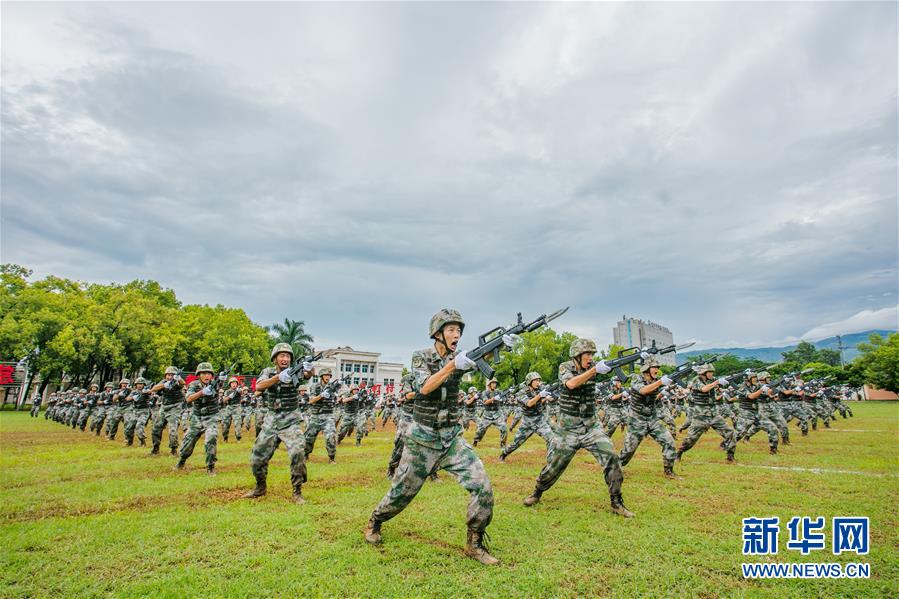 （在習近平強軍思想指引下·我們在戰位報告·圖文互動）（2）千里移防，鐵心跟黨走——南部戰區陸軍第75集團軍某紅軍旅政治建軍、練兵備戰記事