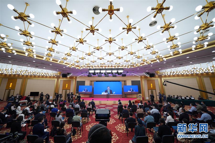 （兩會(huì)·XHDW）（20）國(guó)務(wù)委員兼外交部長(zhǎng)王毅回答中外記者提問