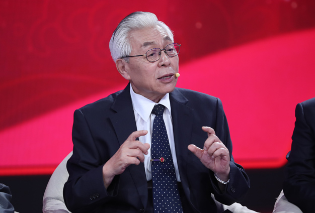 月亮離地球最近，是到達各個遙遠(yuǎn)天體的一個‘轉(zhuǎn)運站’。