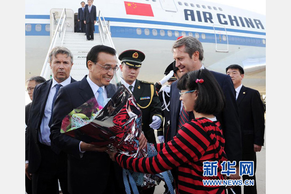 10月14日，國務院總理李克強乘專機抵達羅馬，開始對意大利進行正式訪問。新華社記者 饒愛民 攝
