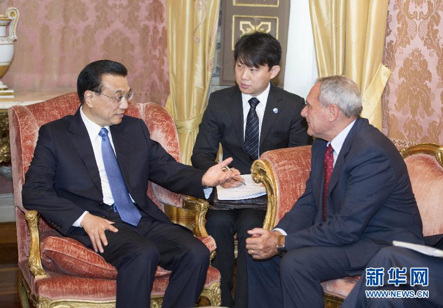 10月15日，中國國務院總理李克強在羅馬會見意大利參議長格拉索。 新華社記者謝環(huán)馳攝 