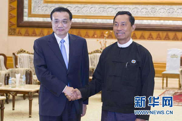 11月14日，國(guó)務(wù)院總理李克強(qiáng)在內(nèi)比都會(huì)見緬甸聯(lián)邦議會(huì)議長(zhǎng)兼人民院議長(zhǎng)吳瑞曼。新華社記者王曄攝