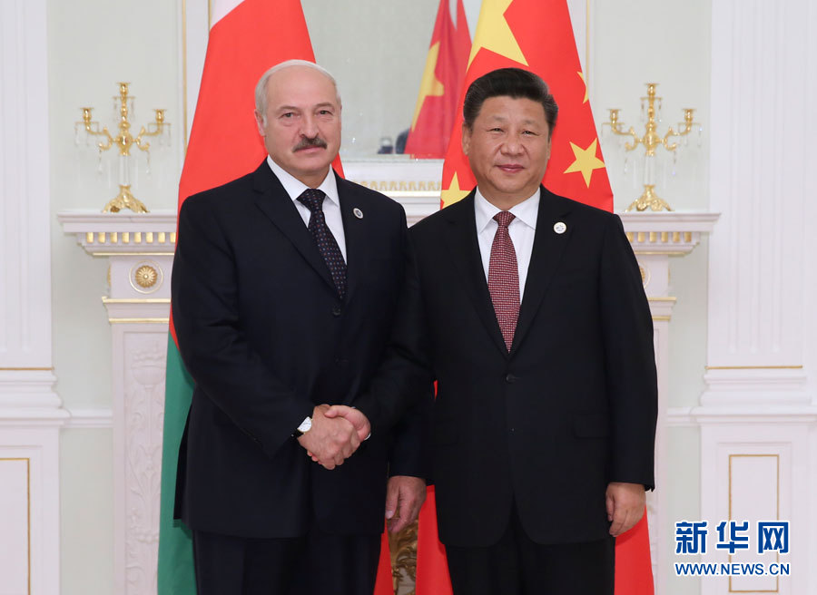  6月24日，國(guó)家主席習(xí)近平在塔什干會(huì)見(jiàn)白俄羅斯總統(tǒng)盧卡申科。新華社記者 蘭紅光 攝 