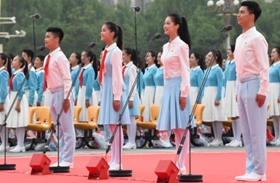 聽共青團(tuán)員和少先隊(duì)員的心聲：請黨放心，強(qiáng)國有我！